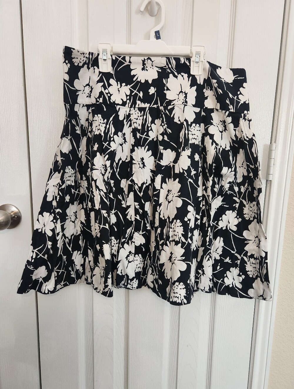 Chaps Black and White Floral Skater Skirt